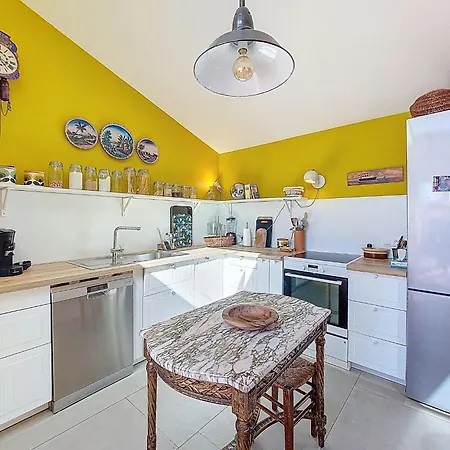 Сasa de vacaciones Tranquille En Bord De By Interhome *